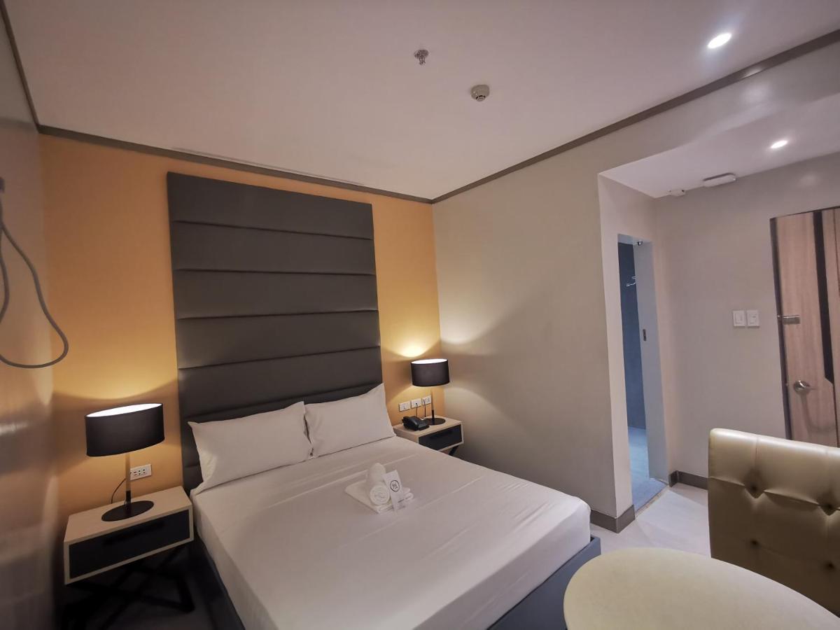 Yes Hotel Pandi Bulacan Bagian luar foto