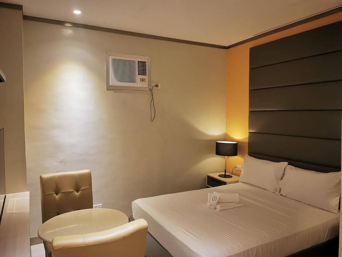 Yes Hotel Pandi Bulacan Bagian luar foto