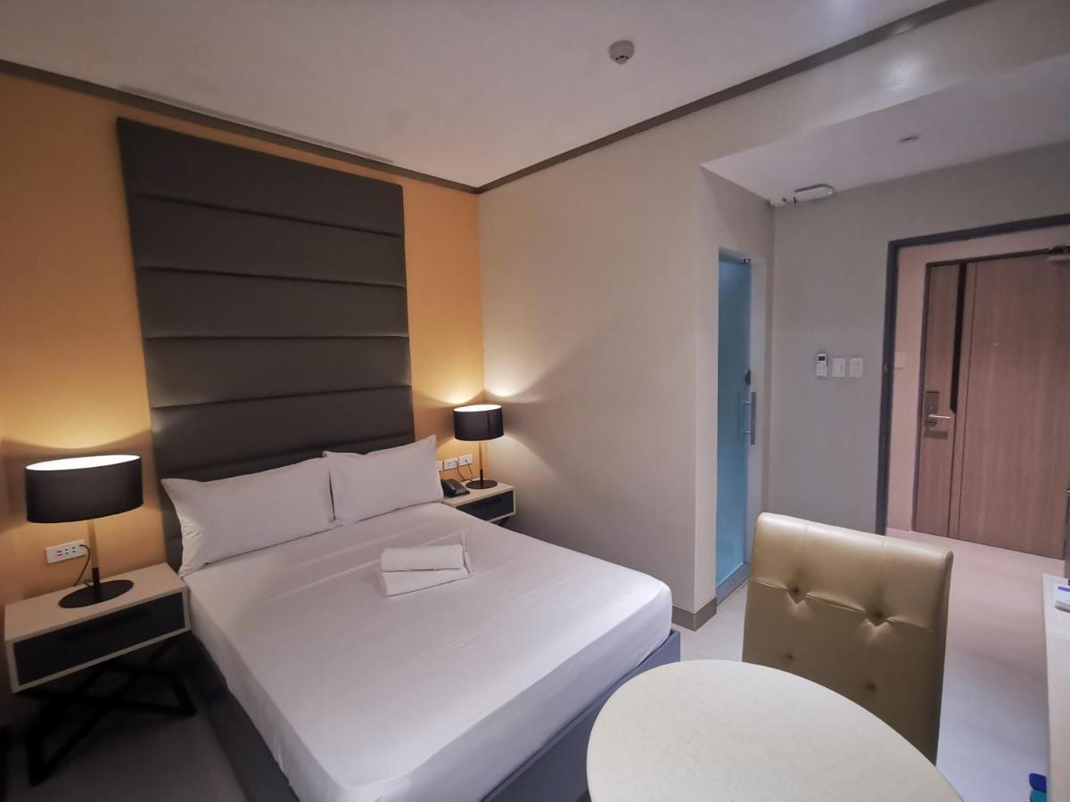 Yes Hotel Pandi Bulacan Bagian luar foto