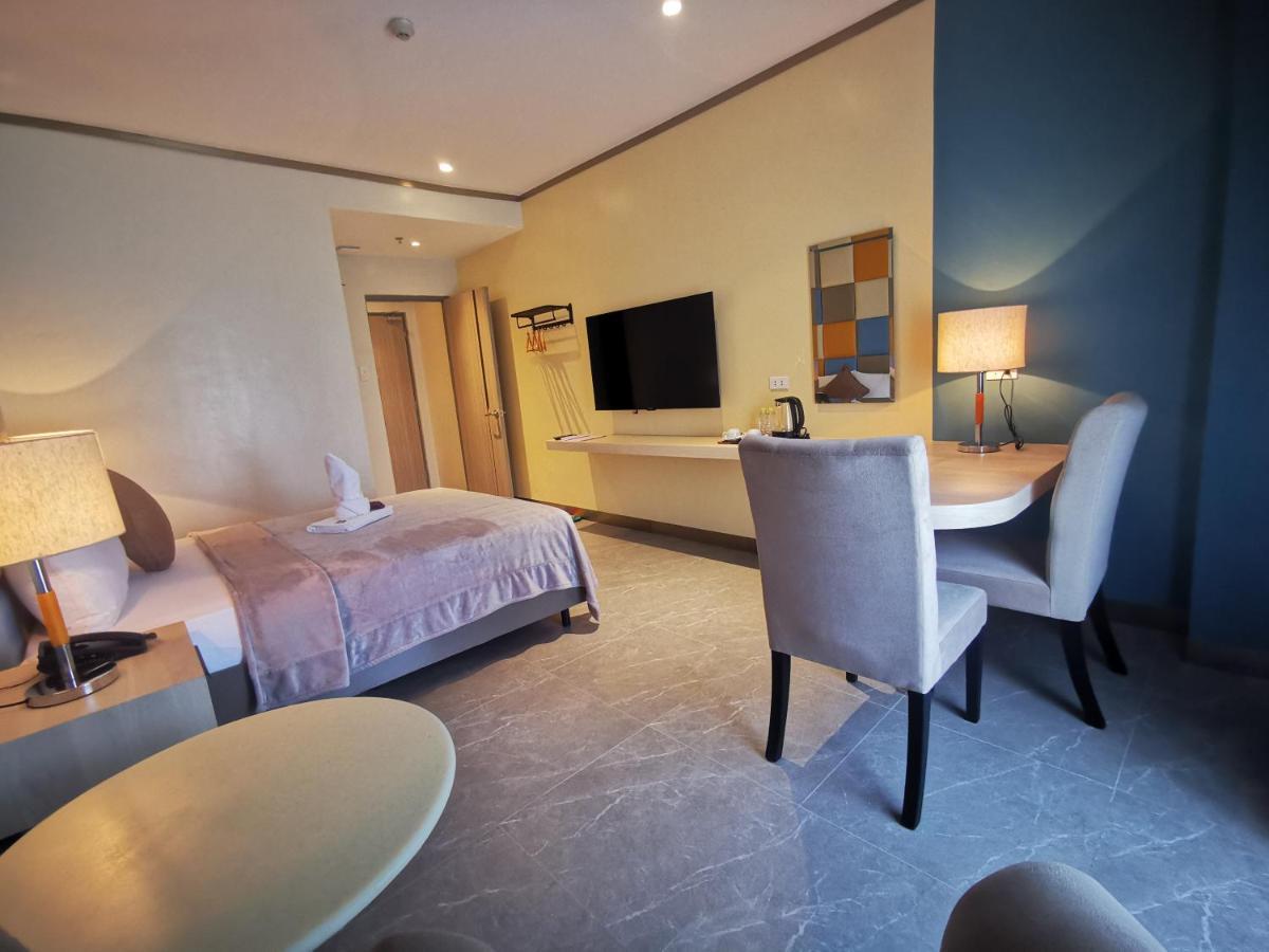 Yes Hotel Pandi Bulacan Bagian luar foto
